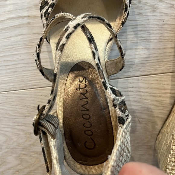Coconuts size 7.5 leopard print wedges. - Picture 2 of 6